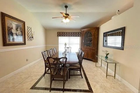 House in The Villages, Florida 2 bedrooms, 169.55 sq.m. № 1798034 - photo 9