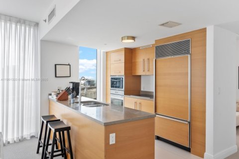 Condo in Miami, Florida, 1 bedroom  № 1953165 - photo 5