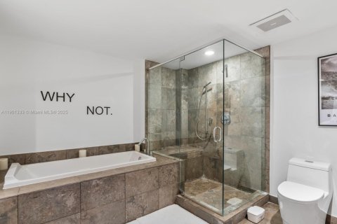 Condo in Miami, Florida, 1 bedroom  № 1953165 - photo 18