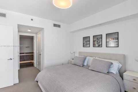 Condo in Miami, Florida, 1 bedroom  № 1953165 - photo 15