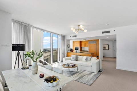 Condo in Miami, Florida, 1 bedroom  № 1953165 - photo 8