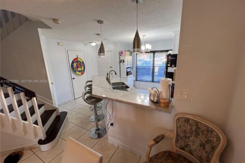 Townhouse in Miami Gardens, Florida 2 bedrooms, 121.89 sq.m. № 2032617 - photo 14