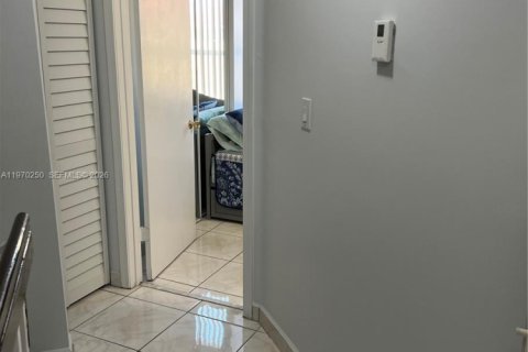 Townhouse in Miami Gardens, Florida 2 bedrooms, 121.89 sq.m. № 2032617 - photo 16