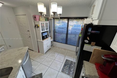 Townhouse in Miami Gardens, Florida 2 bedrooms, 121.89 sq.m. № 2032617 - photo 11