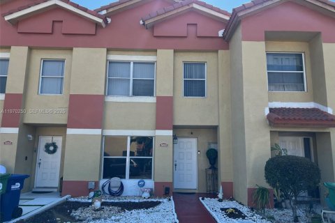 Townhouse in Miami Gardens, Florida 2 bedrooms, 121.89 sq.m. № 2032617