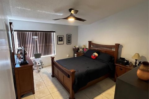 Townhouse in Miami Gardens, Florida 2 bedrooms, 121.89 sq.m. № 2032617 - photo 24