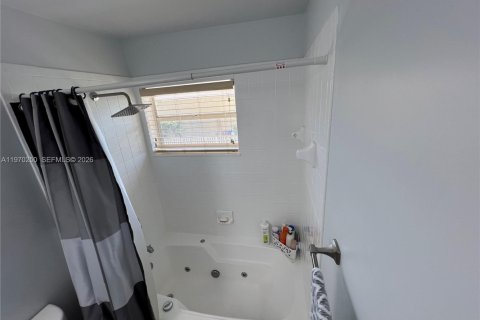 Townhouse in Miami Gardens, Florida 2 bedrooms, 121.89 sq.m. № 2032617 - photo 28