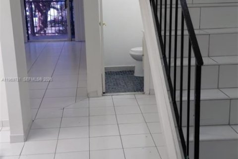 Apartamento en Miami, Florida 1 dormitorio, 85.66 m2 № 2030615