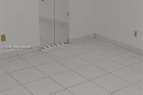 Apartamento en alquiler en Miami, Florida, 1 dormitorio, 85.66 m2 № 2030615 - foto 10