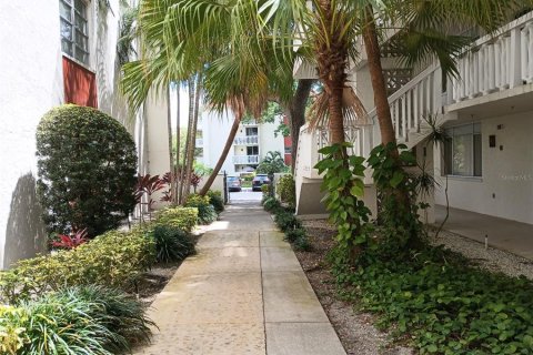 Condominio en venta en Clearwater, Florida, 2 dormitorios, 106.84 m2 № 1546642 - foto 1