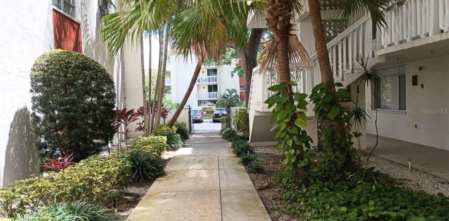 Condominio en Clearwater, Florida, 2 dormitorios  № 1546642
