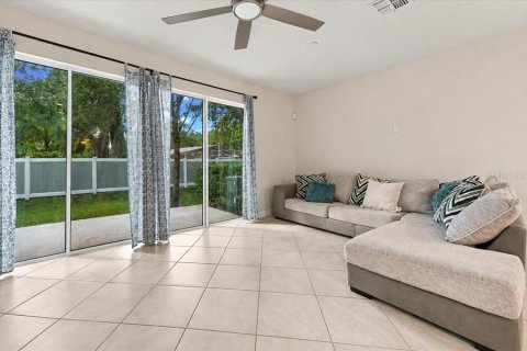 Townhouse in Winter Park, Florida 3 bedrooms, 173.36 sq.m. № 2393750 - photo 5