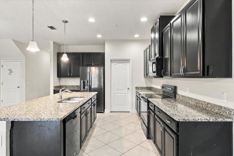 Townhouse in Winter Park, Florida 3 bedrooms, 173.36 sq.m. № 2393750 - photo 8