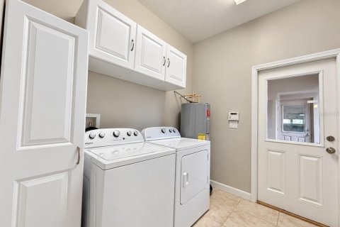Townhouse in Winter Garden, Florida 3 bedrooms, 162.67 sq.m. № 2391542 - photo 13
