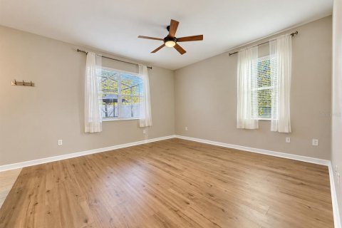Townhouse in Winter Garden, Florida 3 bedrooms, 162.67 sq.m. № 2391542 - photo 11