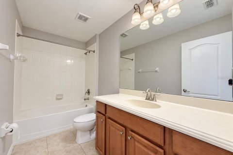 Townhouse in Winter Garden, Florida 3 bedrooms, 162.67 sq.m. № 2391542 - photo 16