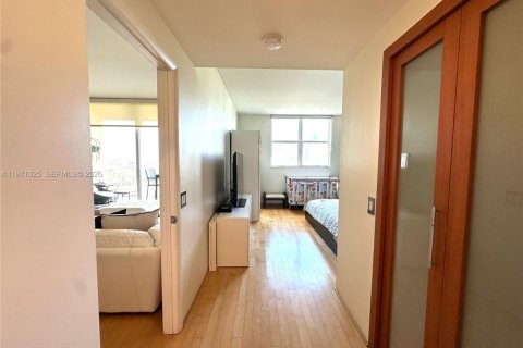 Снять в аренду кондоминиум в Майами, Флорида 2 спальни, 105.91м2, № 2032977 - фото 14