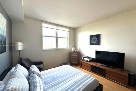 Снять в аренду кондоминиум в Майами, Флорида 2 спальни, 105.91м2, № 2032977 - фото 19