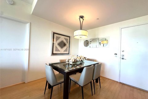 Снять в аренду кондоминиум в Майами, Флорида 2 спальни, 105.91м2, № 2032977 - фото 11