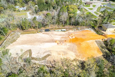 Propiedad comercial en venta en Freeport, Florida № 562604 - foto 1