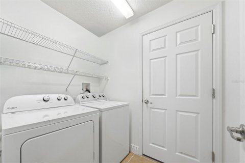 House in Mount Dora, Florida 3 bedrooms, 133.78 sq.m. № 2207760 - photo 25