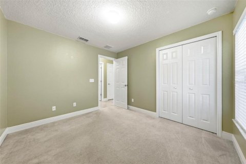 House in Mount Dora, Florida 3 bedrooms, 133.78 sq.m. № 2207760 - photo 17