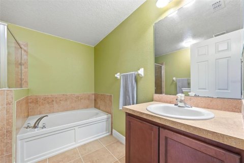 House in Mount Dora, Florida 3 bedrooms, 133.78 sq.m. № 2207760 - photo 22