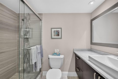 Condo in Pompano Beach, Florida, 2 bedrooms № 2384902 - photo 27