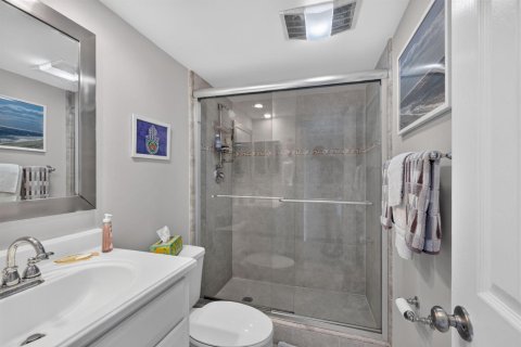 Condo in Pompano Beach, Florida, 2 bedrooms № 2384902 - photo 23