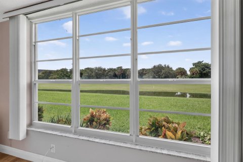 Condo in Pompano Beach, Florida, 2 bedrooms № 2384902 - photo 26