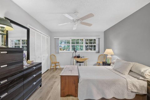 Condo in Pompano Beach, Florida, 2 bedrooms № 2384902 - photo 30