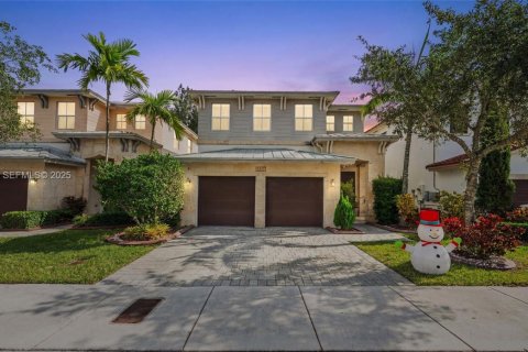 Villa ou maison à Doral, Floride 4 chambres, 267.37 m2 № 2034275