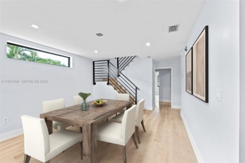 Casa en venta en Hialeah, Florida, 5 dormitorios, 152.17 m2 № 2007667 - foto 15