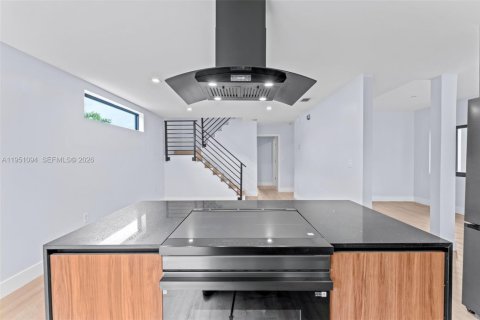 Casa en venta en Hialeah, Florida, 5 dormitorios, 152.17 m2 № 2007667 - foto 12