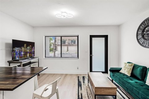 House in Fort Lauderdale, Florida 1 bedroom, 507.06 sq.m. № 1861046 - photo 4