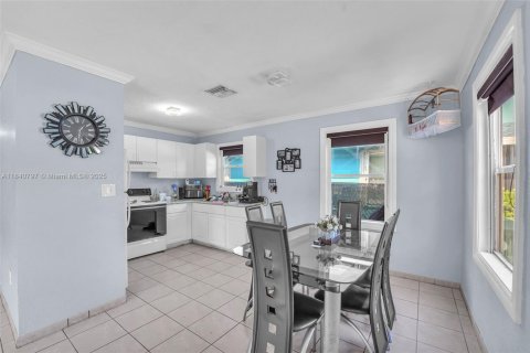 Купить виллу или дом в Майами, Флорида 3 спальни, 97.55м2, № 1830965 - фото 5