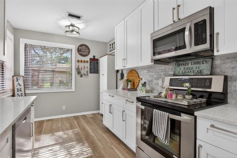 Casa en venta en Coconut Creek, Florida, 2 dormitorios, 130.34 m2 № 2034178 - foto 12