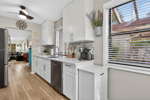 Casa en venta en Coconut Creek, Florida, 2 dormitorios, 130.34 m2 № 2034178 - foto 11