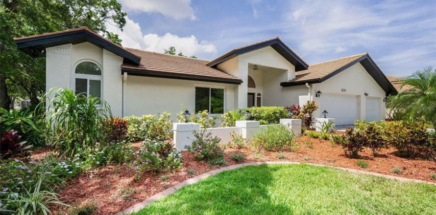Casa en Clearwater, Florida 5 dormitorios, 304.44 m2 № 1767605