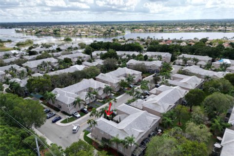 Touwnhouse à vendre à Weston, Floride: 4 chambres, 161.37 m2 № 1962235 - photo 2