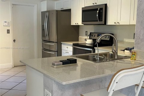 Touwnhouse à vendre à Weston, Floride: 4 chambres, 161.37 m2 № 1962235 - photo 11