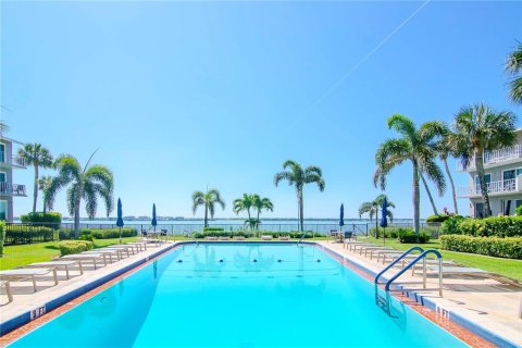 Condo in Clearwater, Florida, 1 bedroom  № 1838838 - photo 9