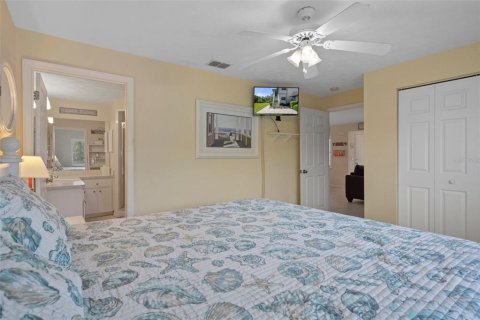 Condo in Crystal River, Florida, 2 bedrooms  № 1638053 - photo 28