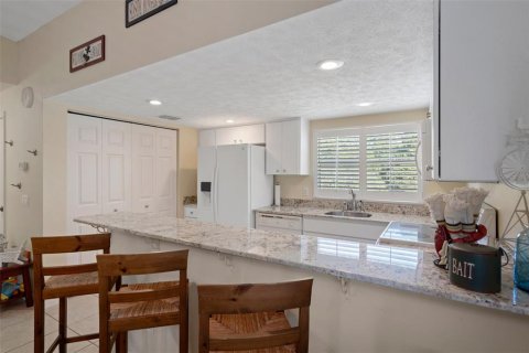 Condo in Crystal River, Florida, 2 bedrooms  № 1638053 - photo 17
