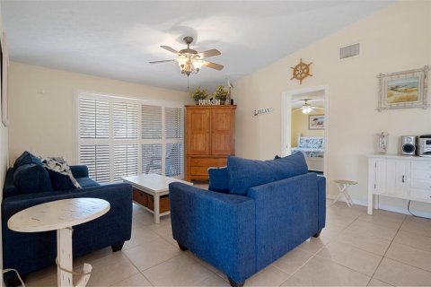 Condo in Crystal River, Florida, 2 bedrooms  № 1638053 - photo 22