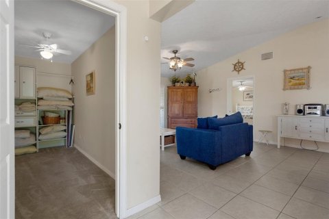Condo in Crystal River, Florida, 2 bedrooms  № 1638053 - photo 18