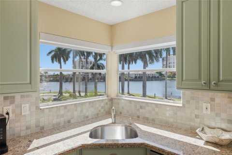 Copropriété à vendre à Saint Petersburg, Floride: 2 chambres, 99.41 m2 № 2432655 - photo 11