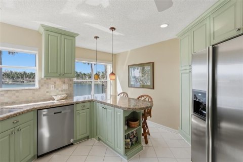 Copropriété à vendre à Saint Petersburg, Floride: 2 chambres, 99.41 m2 № 2432655 - photo 10