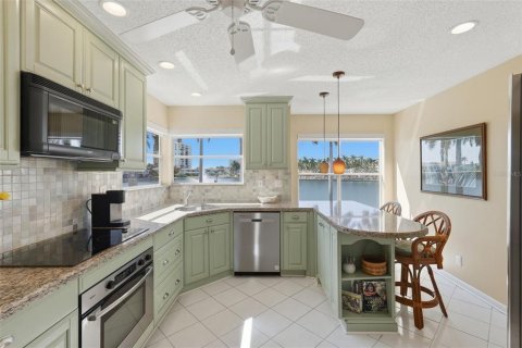 Copropriété à vendre à Saint Petersburg, Floride: 2 chambres, 99.41 m2 № 2432655 - photo 9