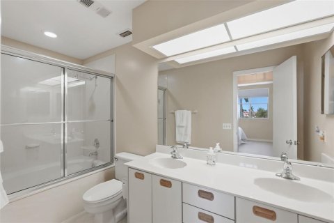 Copropriété à vendre à Saint Petersburg, Floride: 2 chambres, 99.41 m2 № 2432655 - photo 30